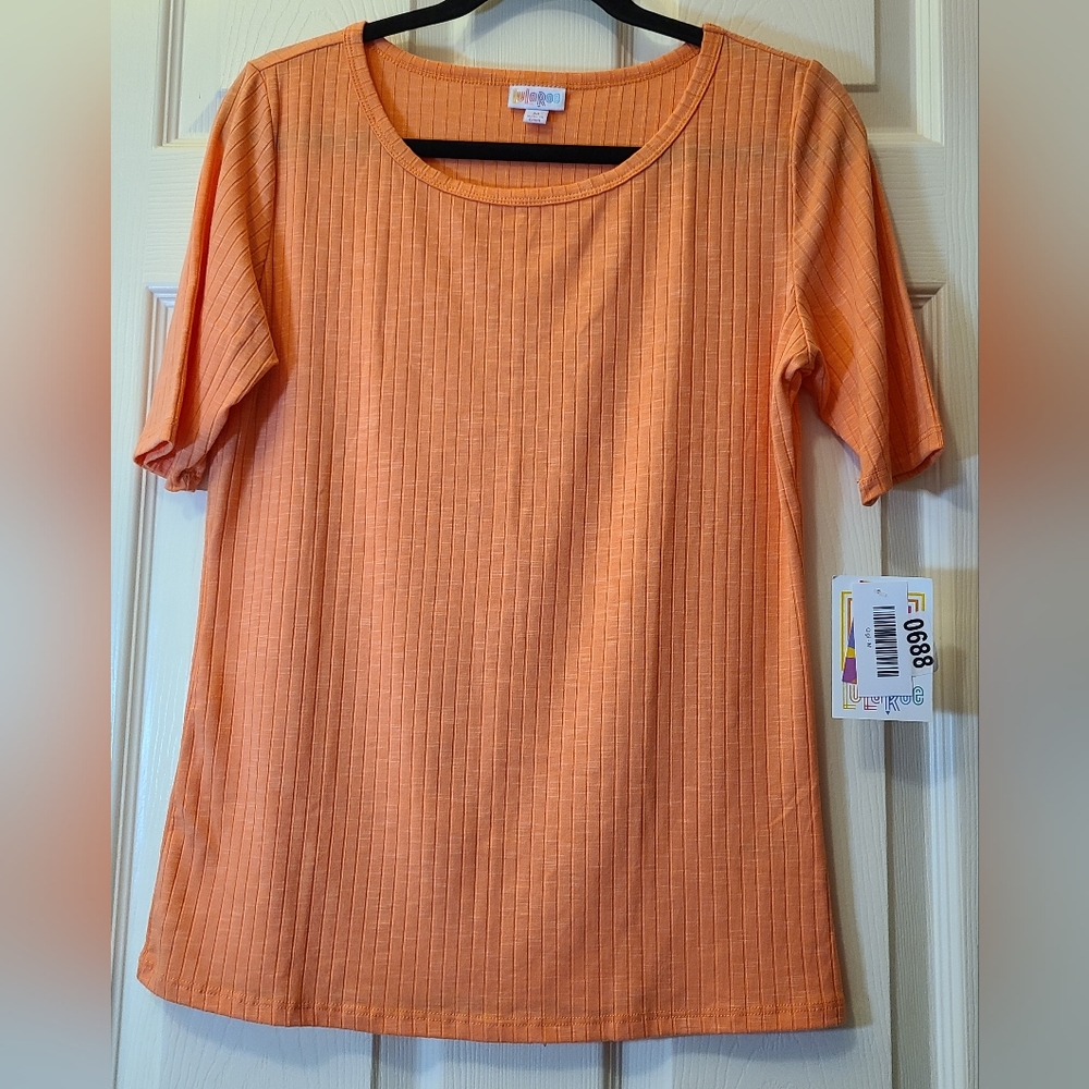 NWT LuLaRoe Gigi Medium Ribbed Coral Peach Short Sleeve Fitted Top
